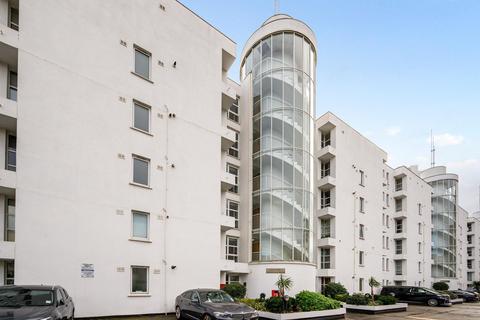 2 bedroom apartment for sale, Barrier Point Road, London, E16