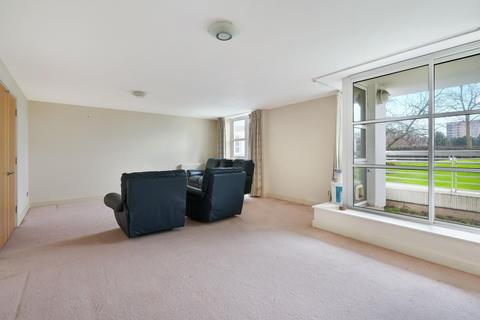 2 bedroom apartment for sale, Barrier Point Road, London, E16