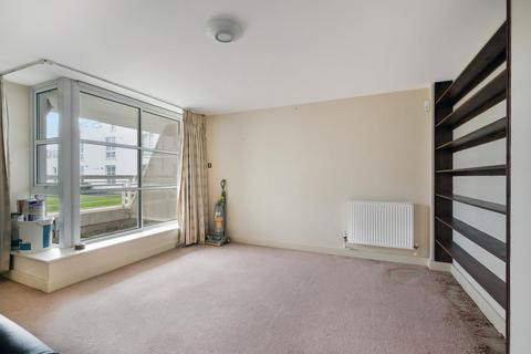 2 bedroom apartment for sale, Barrier Point Road, London, E16