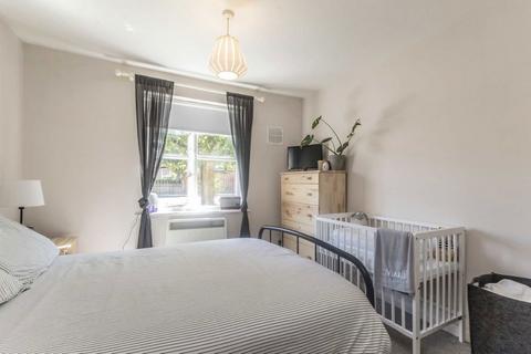 2 bedroom flat for sale, Langridge Mews, Hampton TW12