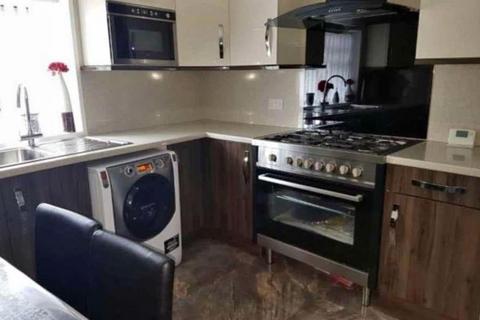 5 bedroom terraced house to rent, 25 Leeds Old Road BD3 8JX