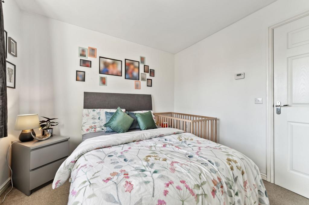 Bed 1 + Ensuite