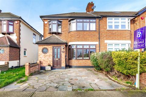 3 bedroom end of terrace house for sale, Stanley Avenue, Gidea Park, RM2