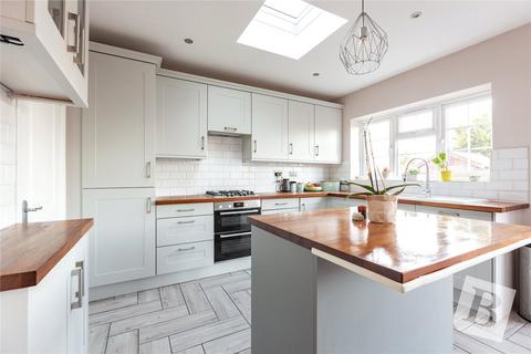 88 Stanley Avenue, Romford, RM2 5BX
