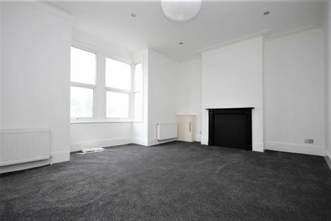 3 bedroom flat to rent, High Street, Walthamstow