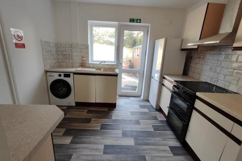 1 bedroom in a house share to rent, Whitley Wood Road, Reading RG2