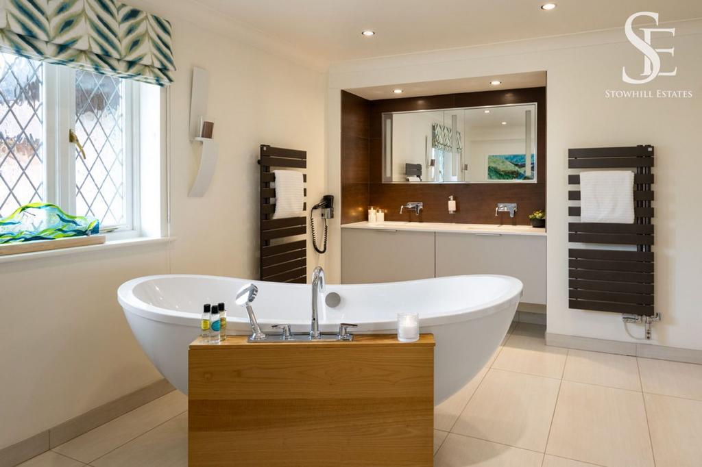 Master ensuite