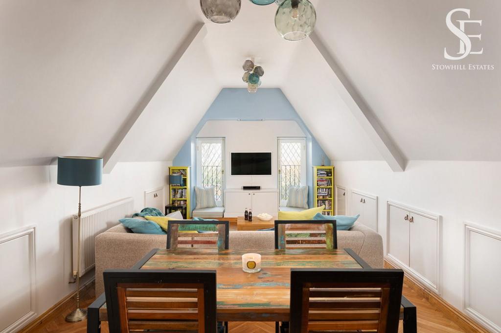 Family room/bedroom 6