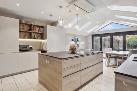 39 Brightwell Crescent, London, SW17 9AD