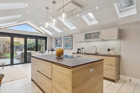 39 Brightwell Crescent, London, SW17 9AD