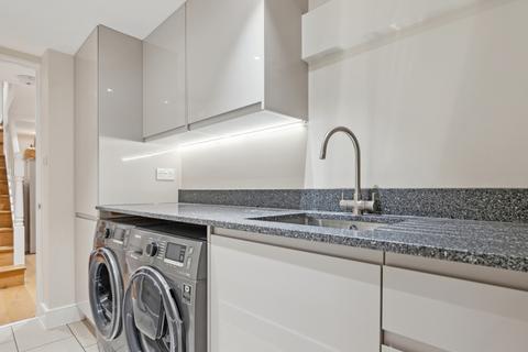 39 Brightwell Crescent, London, SW17 9AD