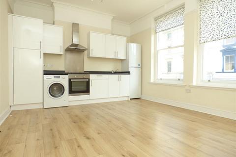 1 bedroom flat to rent, Sandgate Road, Folkestone, CT20