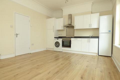 1 bedroom flat to rent, Sandgate Road, Folkestone, CT20