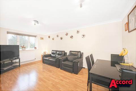 1 bedroom flat for sale, Latimer Drive, Hornchurch, RM12