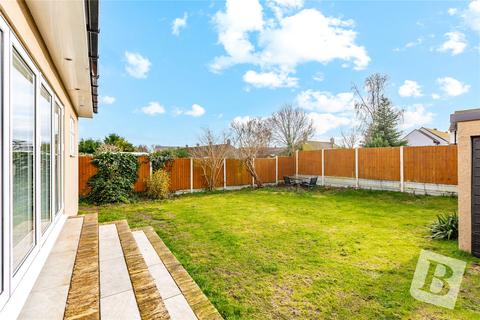 5 bedroom detached house for sale, Hatch Road, Pilgrims Hatch, Brentwood, Essex, CM15