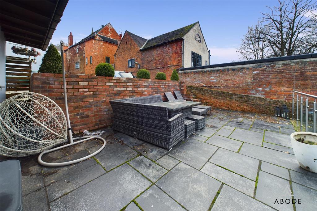CAM03645 G0-PR0140-STILL038.jpg