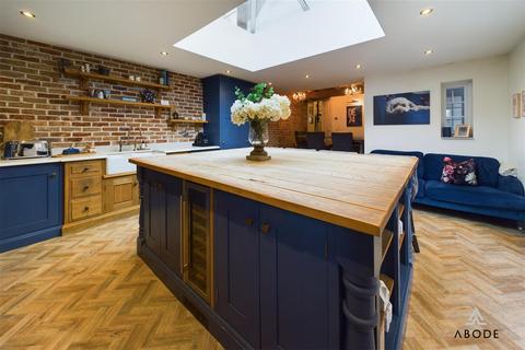 5 bedroom semi-detached house for sale, Market Street, Castle Donington DE74