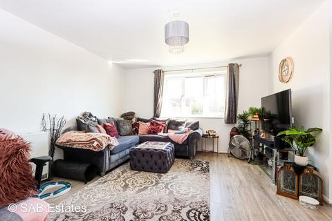 2 bedroom flat to rent, Walpole Road, Slough, SL1