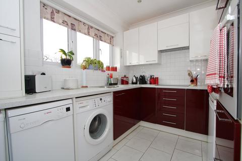 2 bedroom flat for sale, Oaklands Road, Bromley BR1