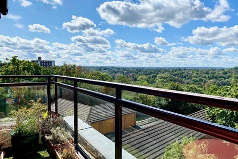 2 bedroom flat for sale, Oaklands Road, Bromley BR1