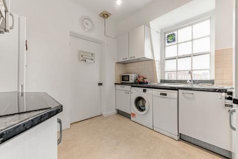 2 bedroom apartment to rent, Finchley Road London NW8