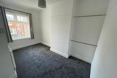 2 bedroom flat to rent, Bloomfield Road Blackpool FY1 6QH