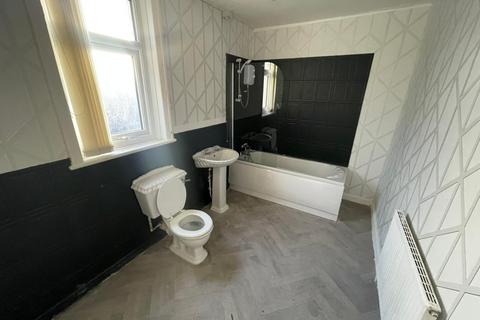 2 bedroom flat to rent, Bloomfield Road Blackpool FY1 6QH