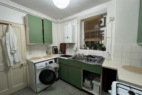 2 bedroom flat to rent, Edgehill House, Loughborough Estate, Brixton, SW9