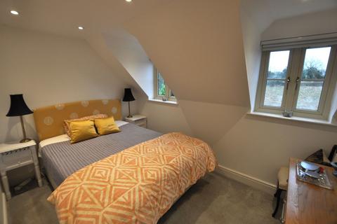 1, Jalna Lodge Camp Road, Upper Heyford, Bicester, OX25 5LJ