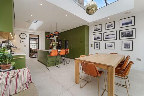 21 East Road, Kingston Upon Thames, KT2 6EJ