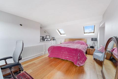 21 East Road, Kingston Upon Thames, KT2 6EJ