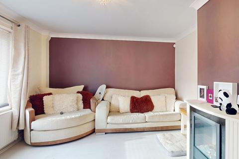 67 Bardfield, Basildon, SS16 4JW