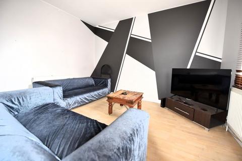 4 bedroom house to rent, 94 Royal Park Road
