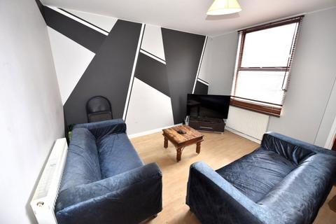 4 bedroom house to rent, 94 Royal Park Road