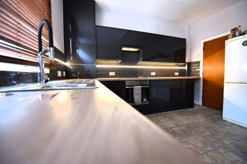 4 bedroom house to rent, 94 Royal Park Road