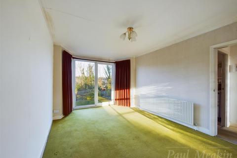 21 Derwent Drive, Purley, CR8 1ER