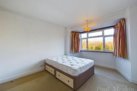 21 Derwent Drive, Purley, CR8 1ER
