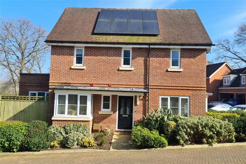 3 bedroom house for sale, Lowther Close, Surrey KT16