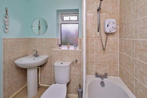 2 bedroom semi-detached house to rent, Kew Gardens, West Sussex PO21