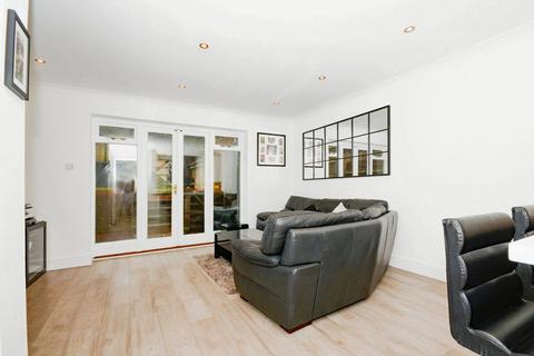 3 bedroom terraced house for sale, Montague Hall Place, Bushey WD23