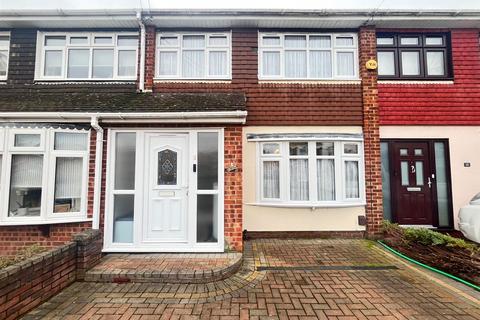 3 bedroom terraced house for sale, Patmore Way, Romford