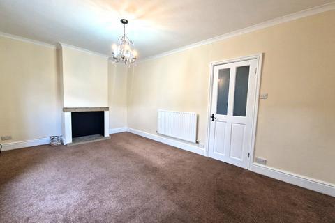 3 bedroom end of terrace house to rent, Longroyd Road, Earby BB18