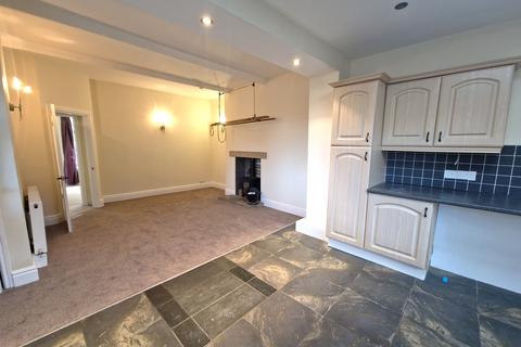 3 bedroom end of terrace house to rent, Longroyd Road, Earby BB18