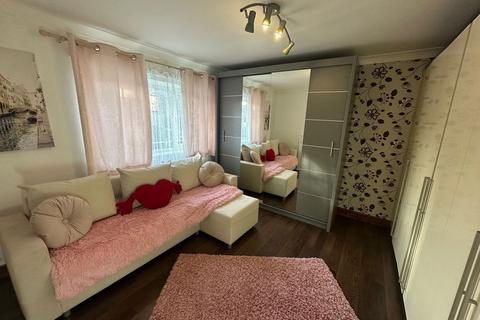 43 Bonnington Walk, Corby, NN18 9LG