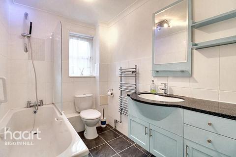 18 Maple Leaf Close, Biggin Hill, Westerham, TN16 3JW