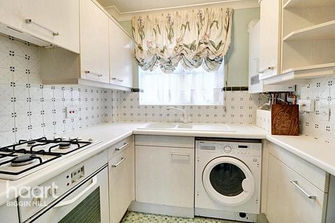 18 Maple Leaf Close, Biggin Hill, Westerham, TN16 3JW