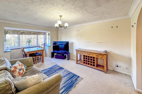 2 bedroom flat for sale, Bryntirion Court, Cheveley Road, Newmarket