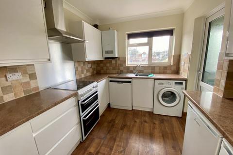 2 bedroom flat to rent, Wimbourne Road, Bournemouth, BH10