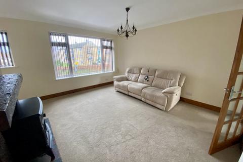 2 bedroom flat to rent, Wimbourne Road, Bournemouth, BH10