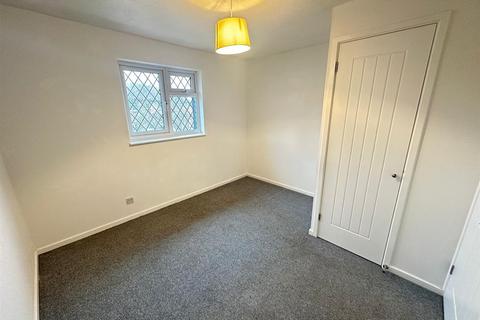 2 bedroom terraced house to rent, Telford Drive, Walton-On-Thames